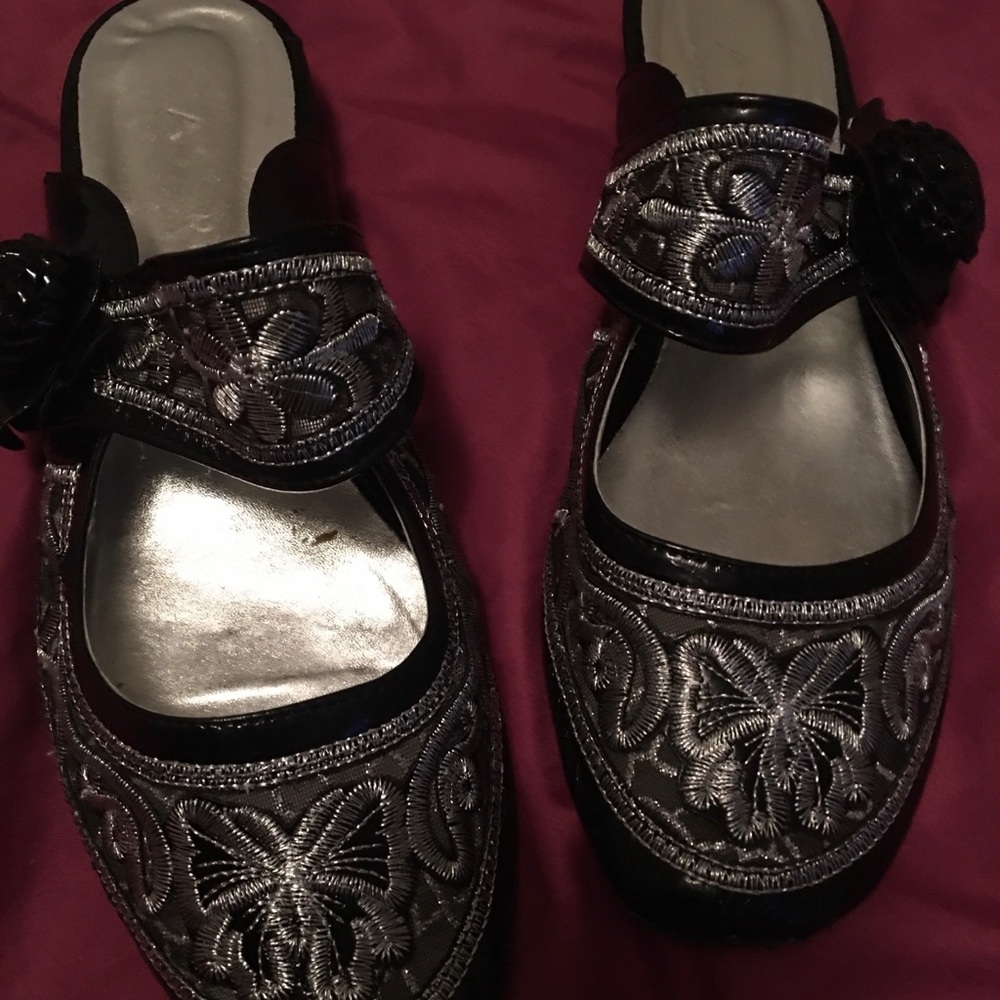 Women’s shoes